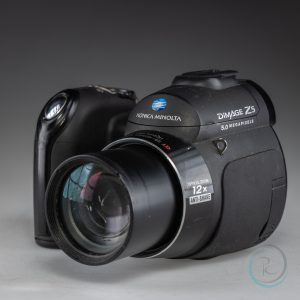 Konika-Minolta_Dimage_Z5_3