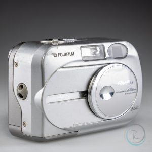 FujiFilm_FinePix_2600Zoom_1