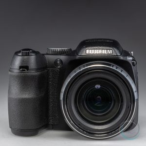 FujiFilm_FinePix_S2000HD_2