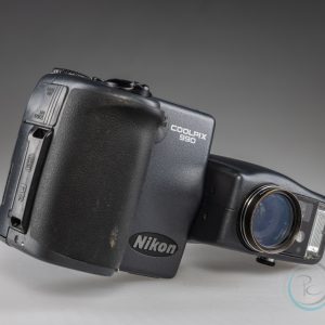 Nikon_Coolpix_990_1
