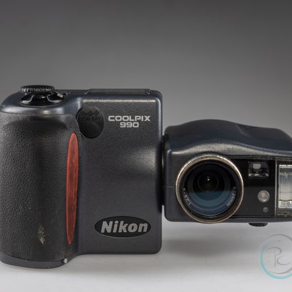 Nikon_Coolpix_990_2