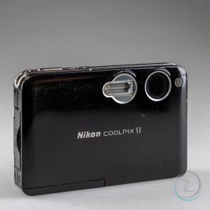 Nikon_Coolpix_S1_1