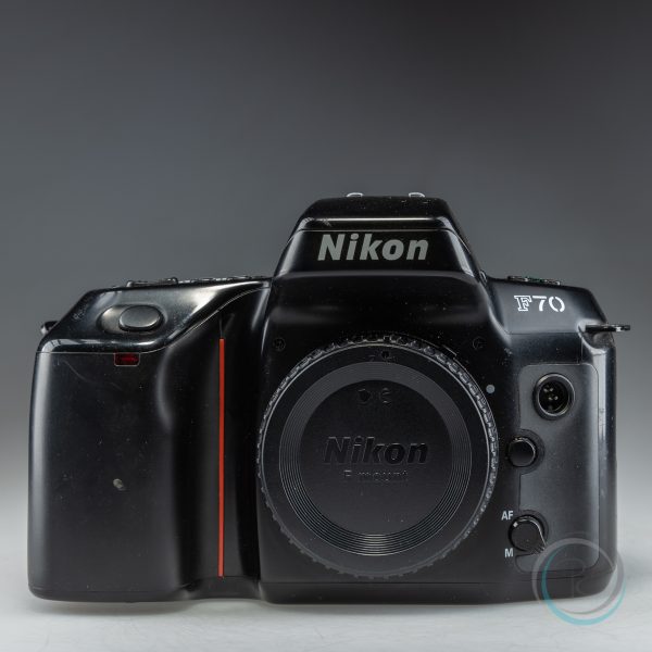 Nikon_F70_2