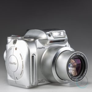 FujiFilm_FinePix_2800Zoom_1