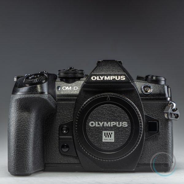 Olympus_OM-D_E-M1_Mark_II_2
