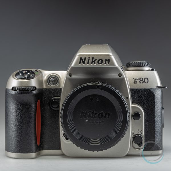 Nikon_F80_2