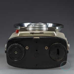 Kodak_Brownie_Starflash_White_Model_6