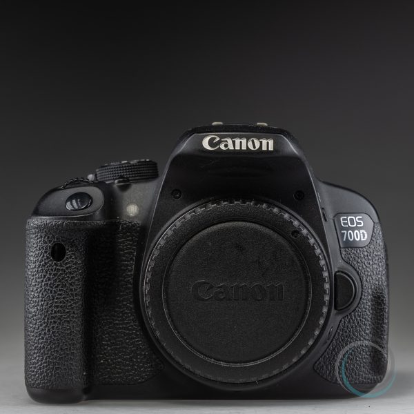 Canon_EOS_D700_2