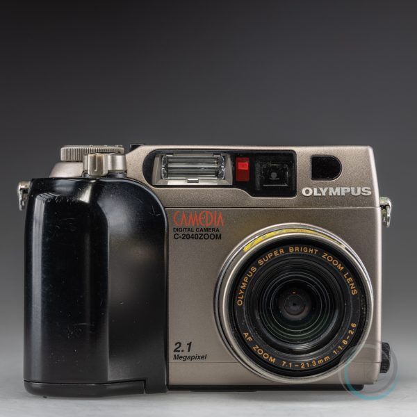 Olympus_Camedia_C-2040Zoom_2