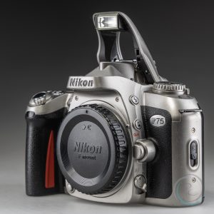 Nikon_F75_3