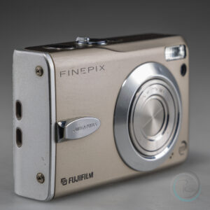 FujiFilm_FinePix_F30_1
