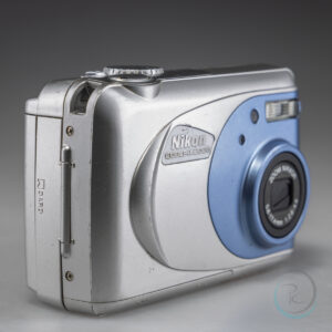 Nikon_Coolpix_2000_1