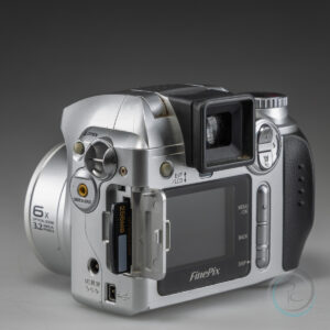 FujiFilm_FinePix_S3000_8