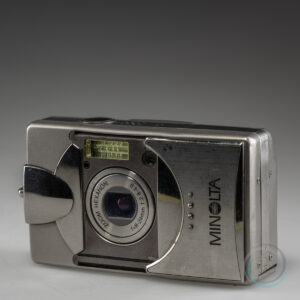 Minolta_DiMAGE_G500_3