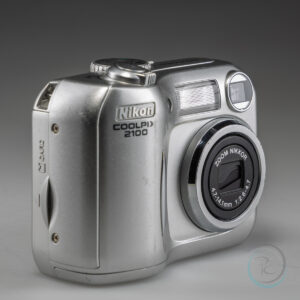 Nikon_Coolpix_2100_1