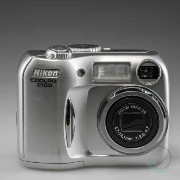 Nikon_Coolpix_2100_2