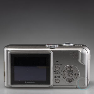 Panasonic_Lumix_DMC-LS3_4