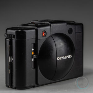 Olympus_XA-2_1