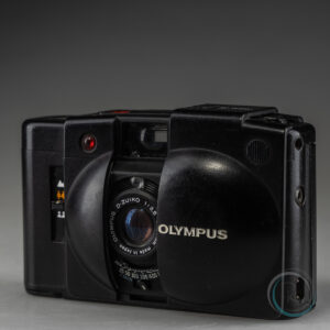 Olympus_XA-2_3